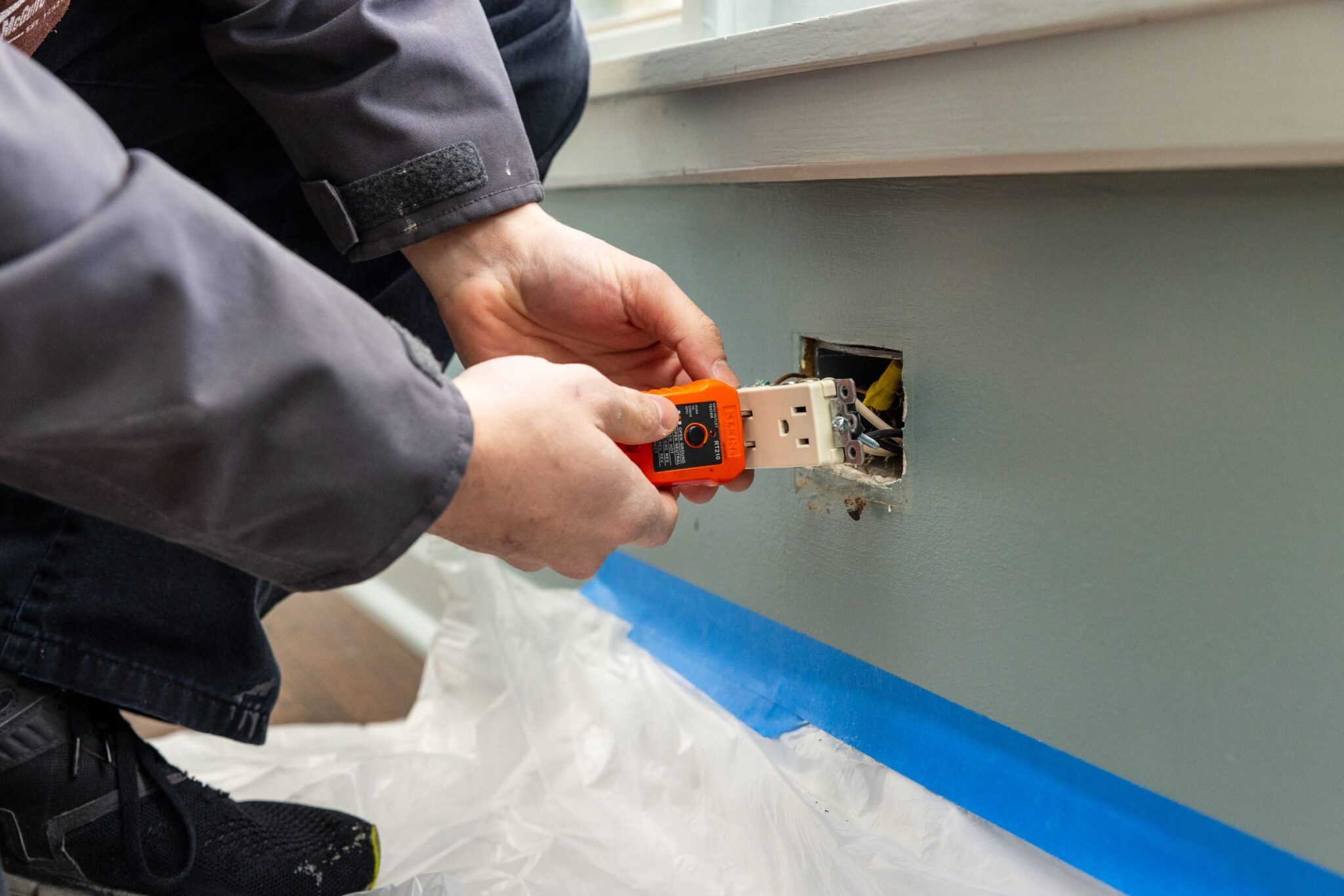 The Top 10 Signs of Bad Wiring in Your House (and What to Do About It)
